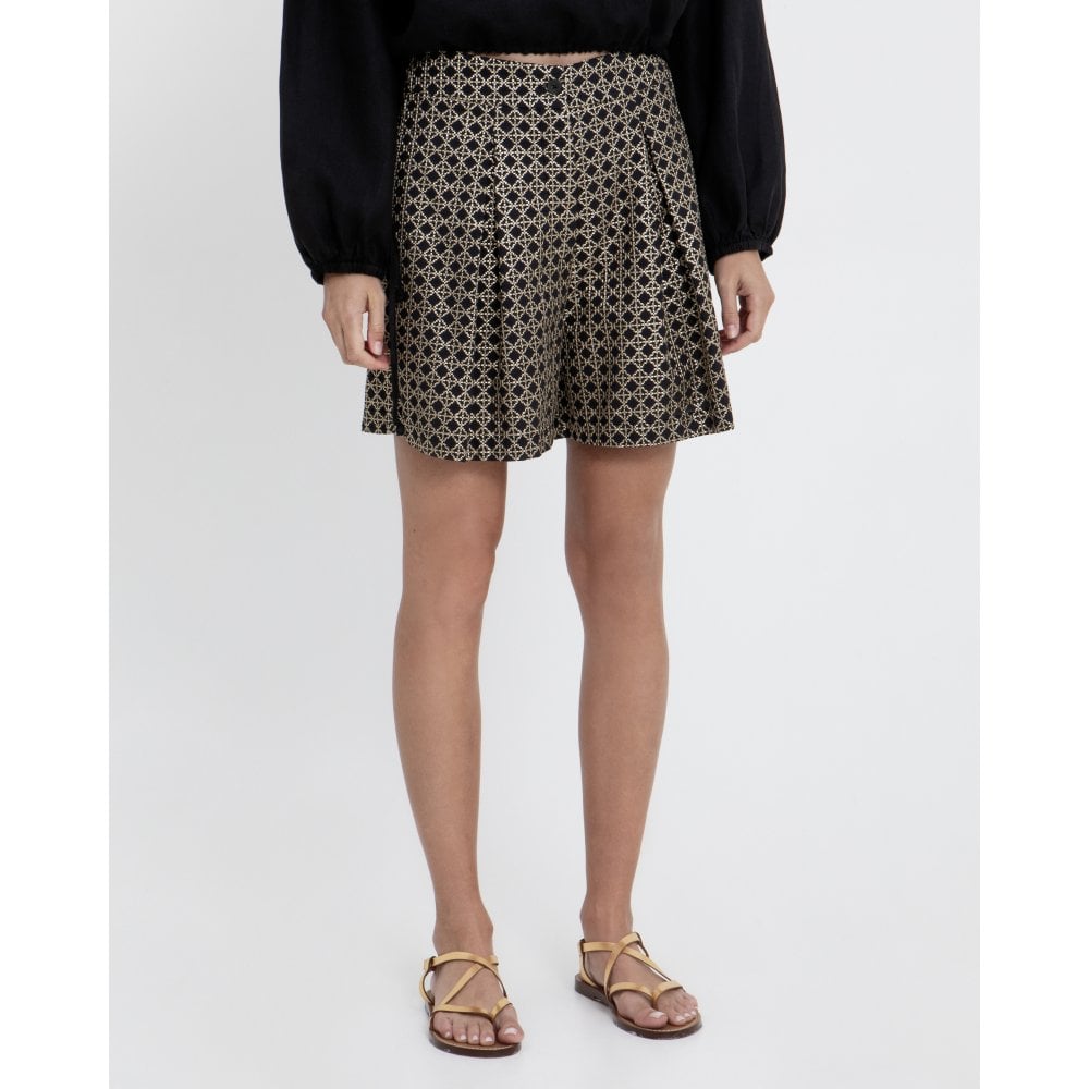 Kamila Shorts