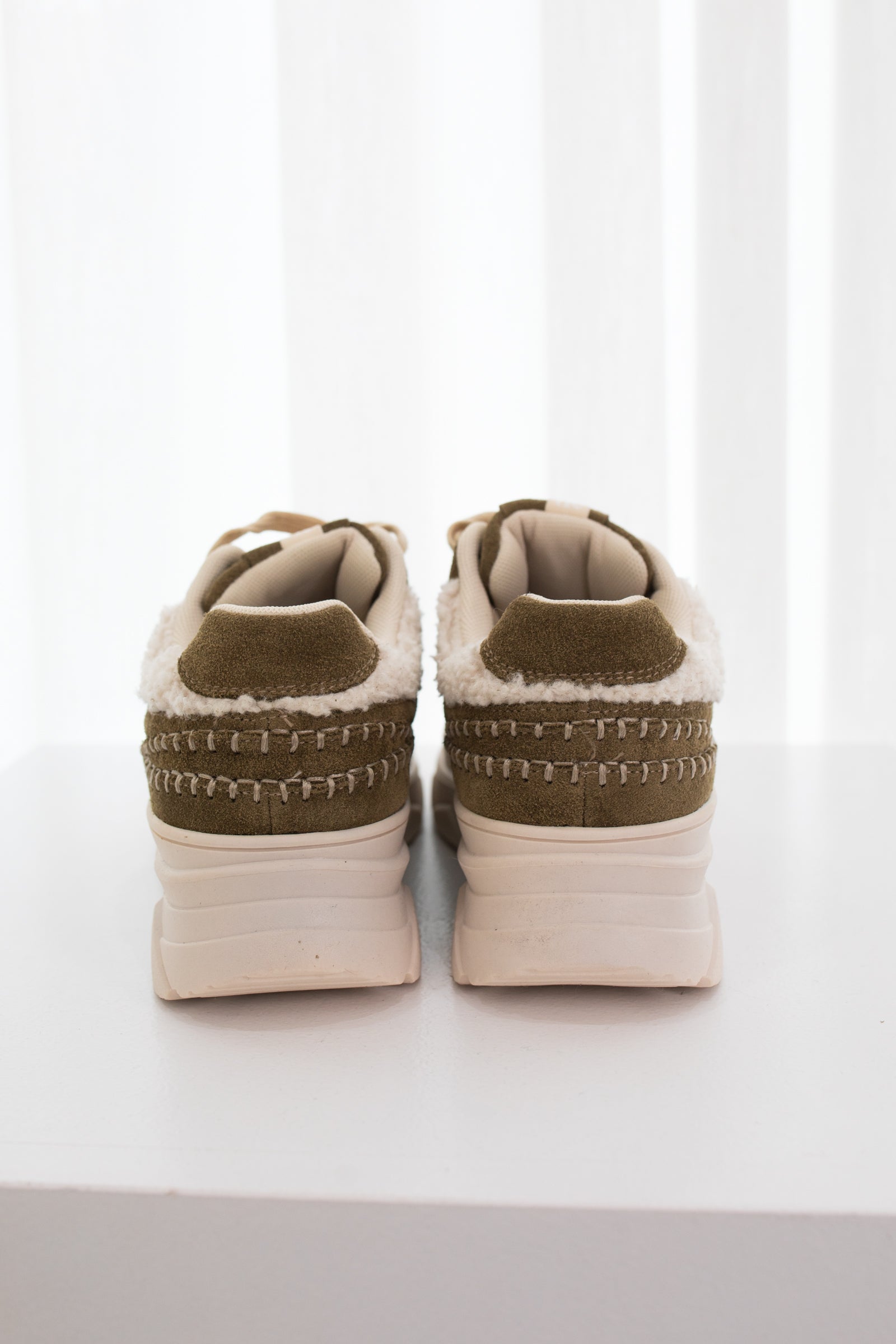 Ross Sneakers