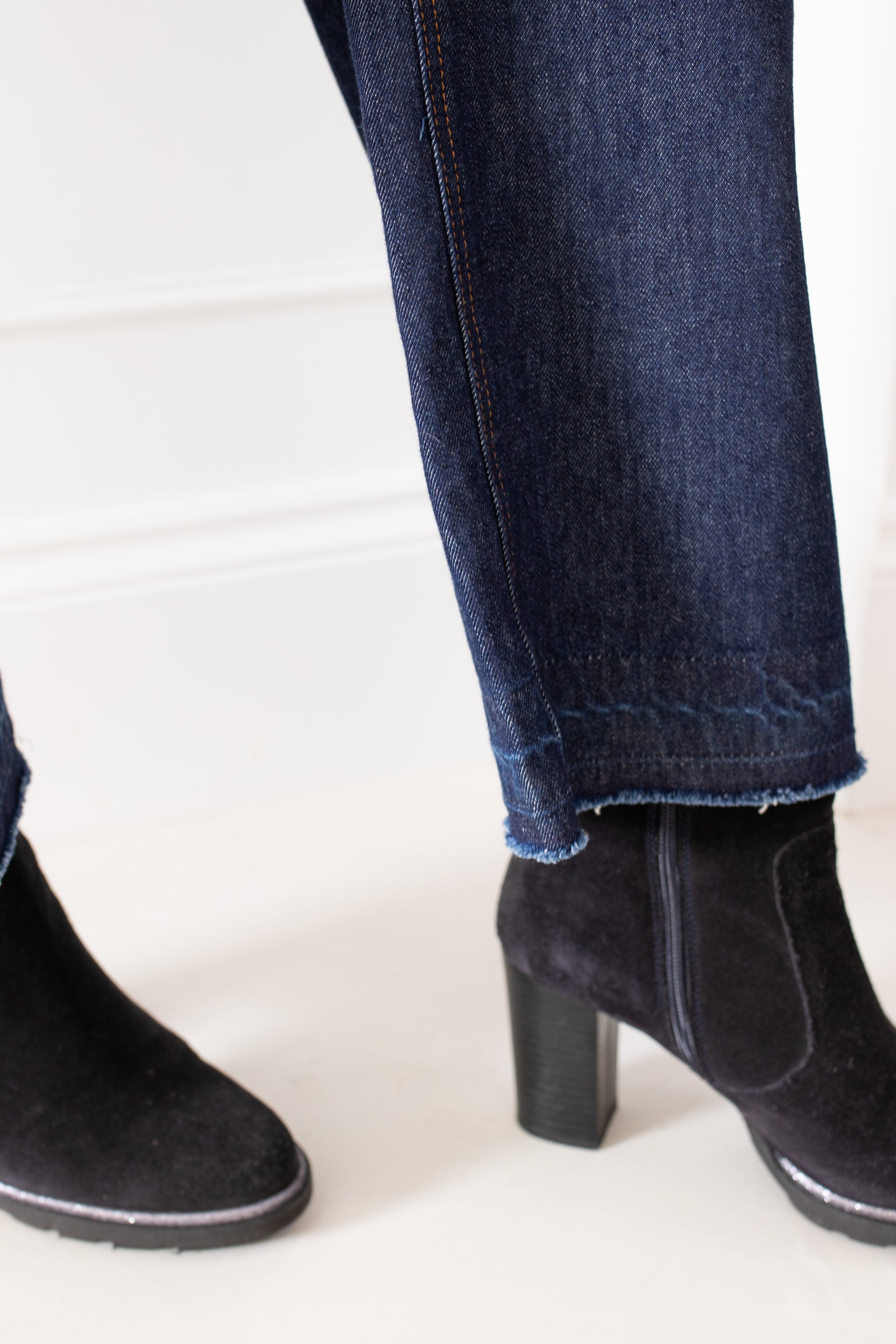 Luisa Cerano Lyon Jeans