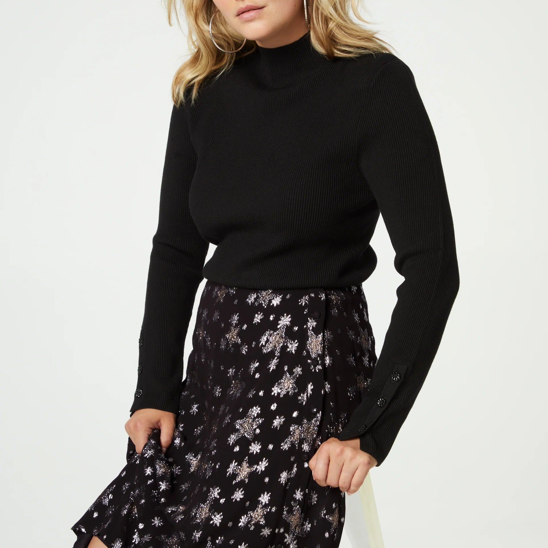 CLT-260-SKI-AW23_9001-9951-STA_Lydia_Indi_Skirt_02_model.webp