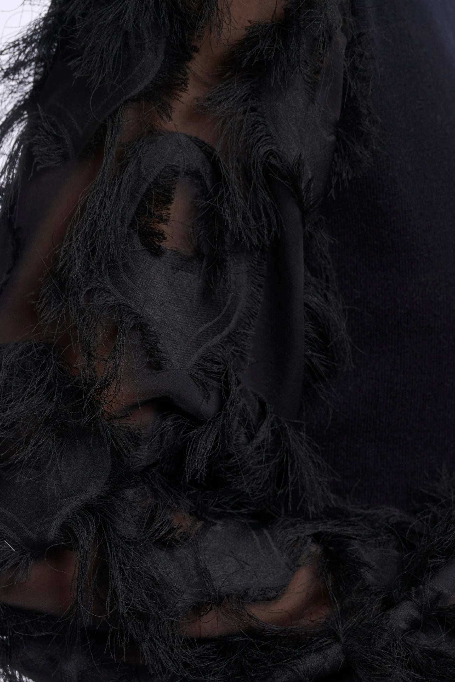 Janique.5002612_Black_02.webp