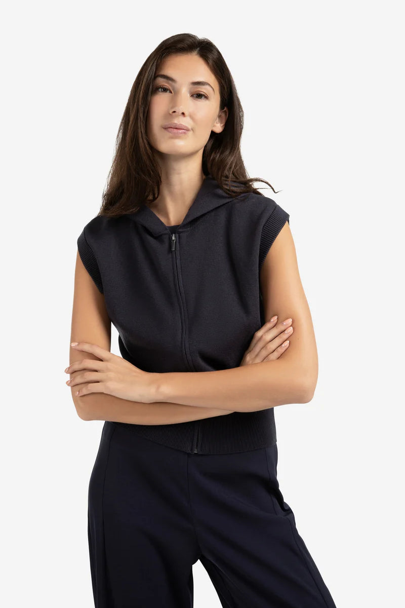 hoodyvest1.webp