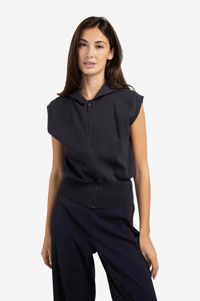 hoodyvest2.webp