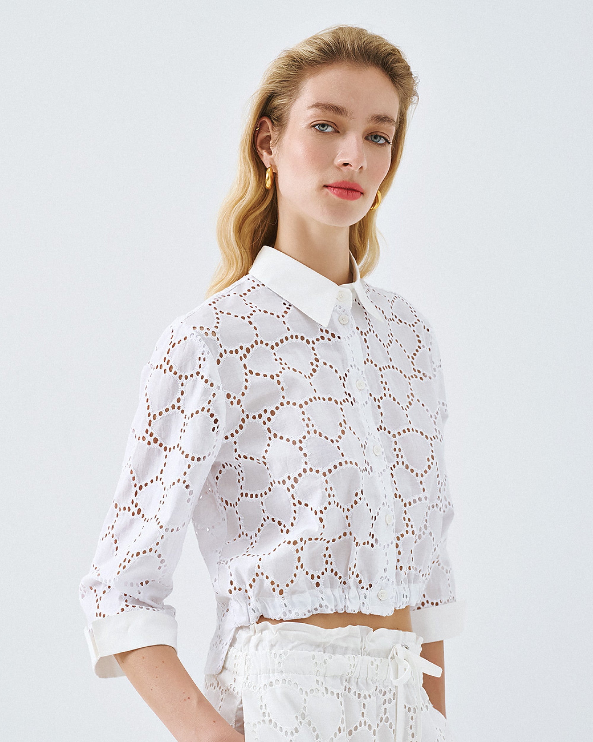 whiteblouse1.jpg